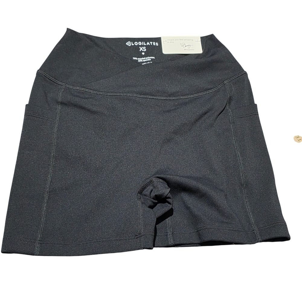 BLOGILATES Crisscross Scrunch Bike Short Jet Black Extra Small‎ XS Pockets